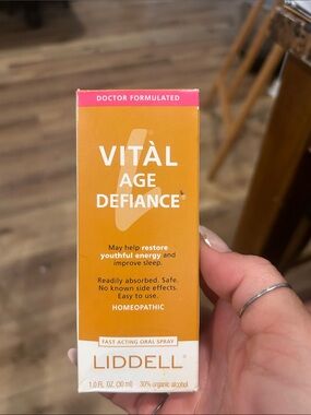 Dell Vital Age Defiance Orange Facial Serum Spray